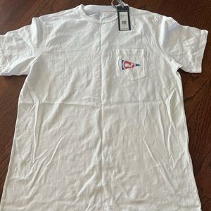 Vineyard Vines T-Shirt NEW WITH TAGS